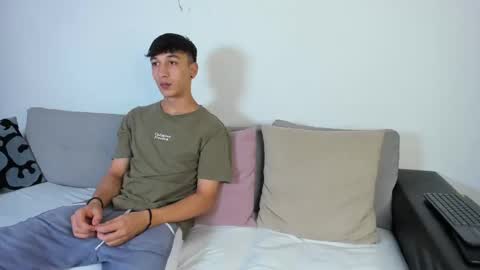 Snapshot of p_jhon chatting on 09/18/25, 11:29 P online show from 09/18/25, 11:29