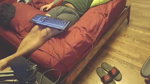 Snapshot of p_m_w_4l chatting on 11/16/25, 11:43 Jay M online show from 11/16/25, 11:43