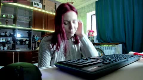 Ella online show from 12/19/24, 08:02
