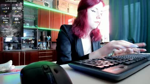 Ella online show from 01/01/25, 12:22