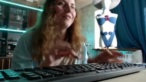 Ella online show from 04/25/26, 01:41