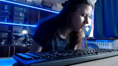 Ella online show from 04/29/26, 06:28