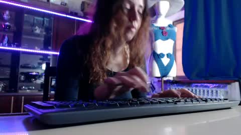 Ella online show from 05/10/26, 07:13
