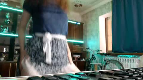 Ella online show from 05/18/26, 07:36