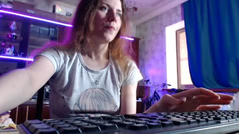 Ella online show from 05/19/26, 06:53