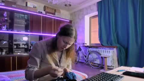Ella online show from 05/25/26, 06:41