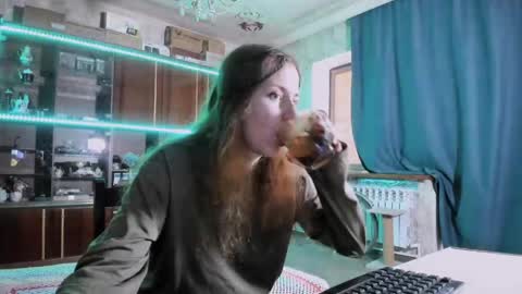 Ella online show from 05/27/26, 06:32