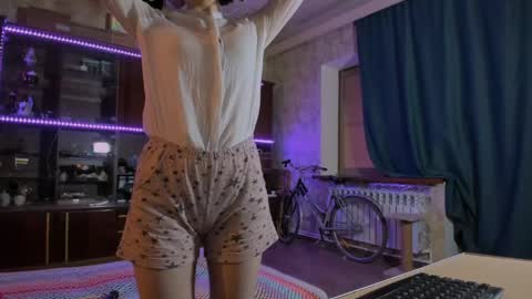 Ella online show from 06/03/26, 03:28