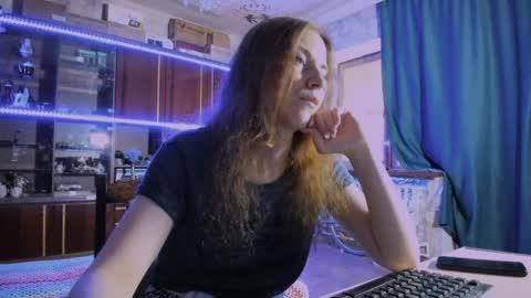 Ella online show from 06/04/26, 07:25