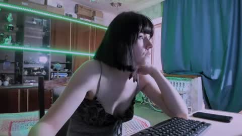 Ella online show from 06/18/26, 12:42