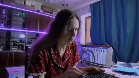 Ella online show from 06/21/26, 06:49