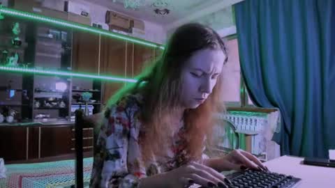 Ella online show from 06/25/26, 07:02