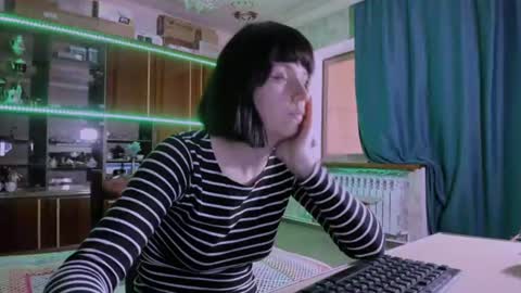 Ella online show from 07/22/26, 07:33