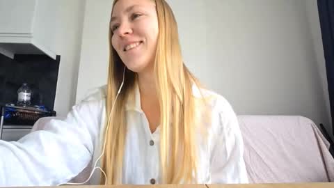 Snapshot of pabridge chatting on 12/21/25, 09:38 Sally online show from 12/21/25, 09:38