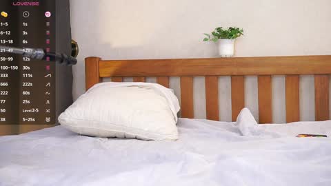 Snapshot of pafosstar chatting on 11/21/25, 05:33 Kimlovense is activeThere are legends that in this room all your wishes can come true Private is Open online show from 11/21/25, 05:33