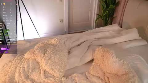 Kimlovense is activeThere are legends that in this room all your wishes can come true  Private is Open online show from 06/28/26, 07:31