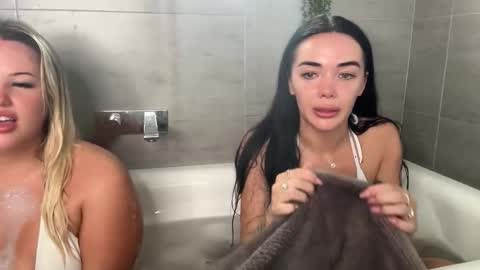 Snapshot of paigemckinnon chatting on 03/15/26, 01:33 paigey xxx link in bio online show from 03/15/26, 01:33