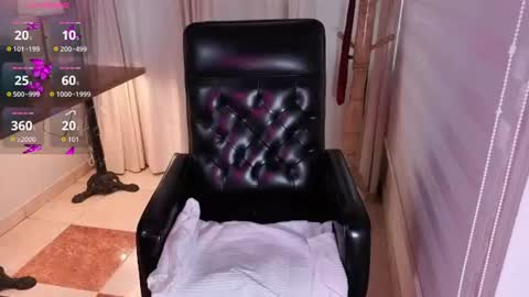 PaIIgePeach online show from 06/09/26, 08:09