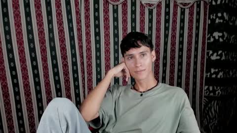 Snapshot of paimon_goetia chatting on 09/24/25, 01:14 Alexander Grigori online show from 09/24/25, 01:14