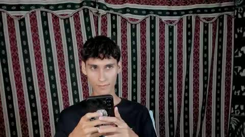 Snapshot of paimon_goetia chatting on 10/06/25, 03:59 Alexander Grigori online show from 10/06/25, 03:59