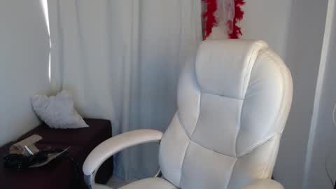 Snapshot of paiper_halliwey chatting on 01/12/26, 04:45 paiper online show from 01/12/26, 04:45