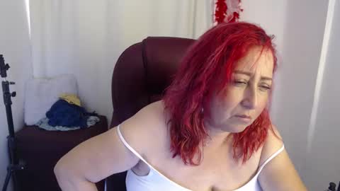 Snapshot of paiper_halliwey chatting on 02/18/26, 06:37 paiper online show from 02/18/26, 06:37