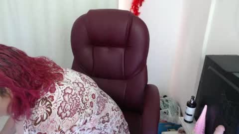 Snapshot of paiper_halliwey chatting on 04/12/26, 02:55 paiper online show from 04/12/26, 02:55