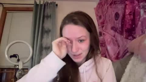 paisleysnowxo online show from 02/28/25, 03:48