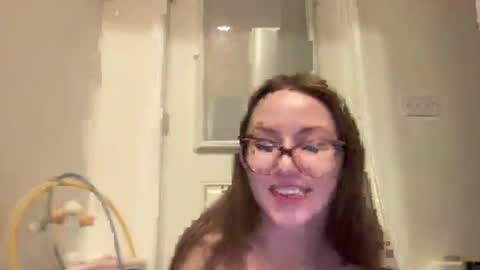 paisleysnowxo online show from 03/10/25, 06:16