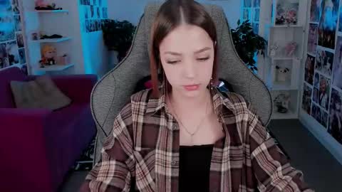 Snapshot of pambeeslyy chatting on 09/23/25, 09:01 Pam online show from 09/23/25, 09:01