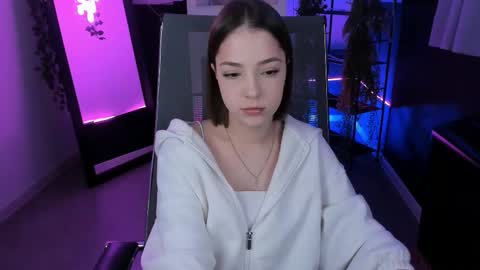 Snapshot of pambeeslyy chatting on 10/21/25, 06:36 Pam online show from 10/21/25, 06:36