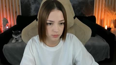 Snapshot of pambeeslyy chatting on 10/28/25, 08:18 Pam online show from 10/28/25, 08:18