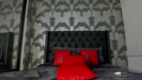 Snapshot of pamela_di_angelo chatting on 06/07/26, 05:00 Pamela online show from 06/07/26, 05:00