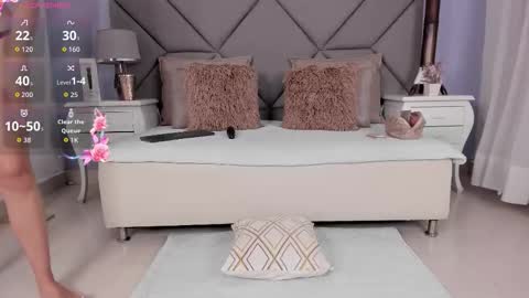 Pamela Duque  online show from 09/14/25, 12:37