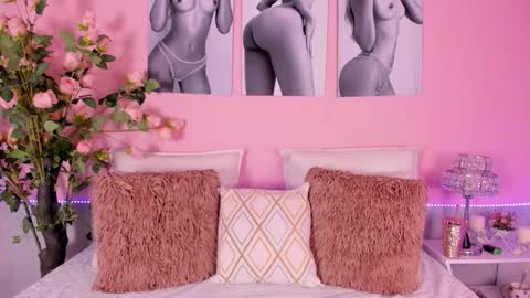 Pamela Duque  online show from 09/15/25, 08:09