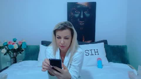 PAMEL ISSY online show from 01/04/25, 02:46