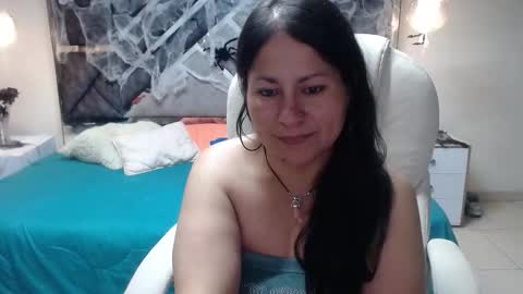 Snapshot of pamela_jones7 chatting on 10/10/25, 03:49 Pamela Jones online show from 10/10/25, 03:49
