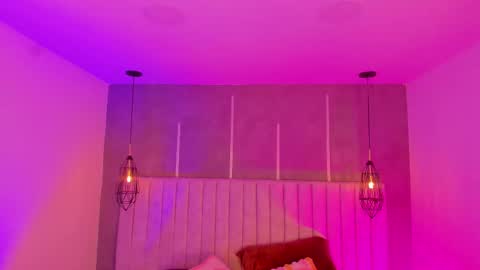 Manuela online show from 09/19/25, 11:55