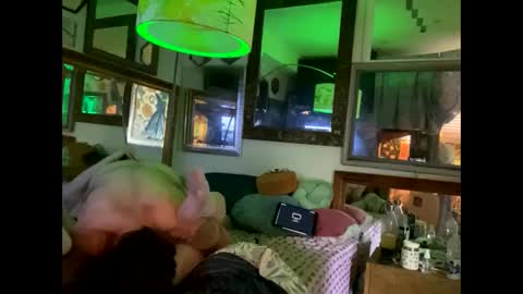 Snapshot of pamelacameltoe chatting on 09/29/25, 05:40 pamelacameltoe online show from 09/29/25, 05:40