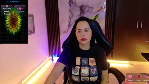 Paola online show from 11/26/25, 01:06