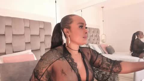 Snapshot of pamelamendez_ chatting on 10/05/25, 03:38 Pamela online show from 10/05/25, 03:38