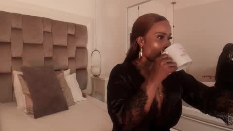 Snapshot of pamelamendez_ chatting on 11/26/25, 03:51 Pamela online show from 11/26/25, 03:51