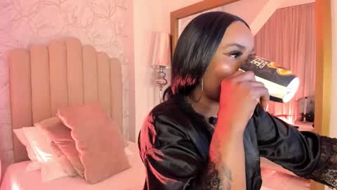 Snapshot of pamelamendez_ chatting on 12/14/25, 02:50 Pamela online show from 12/14/25, 02:50