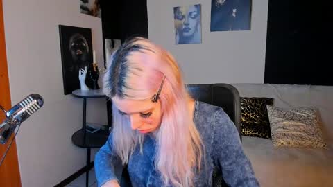 Pamelamy online show from 12/30/24, 10:21