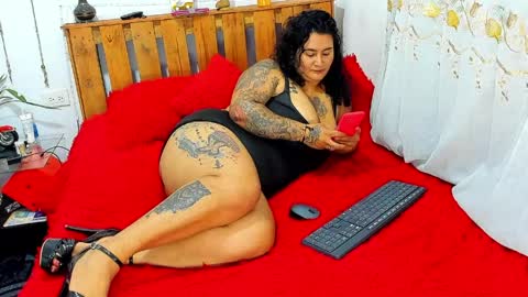Snapshot of pamelaruiizz3 chatting on 04/04/26, 05:32 Pamela online show from 04/04/26, 05:32
