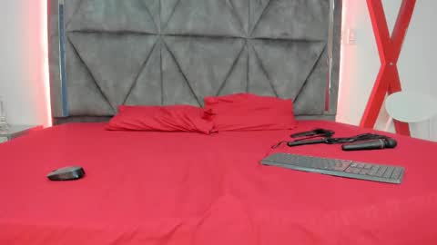 Snapshot of pamelawhiite_ chatting on 10/11/25, 02:55 Pamela online show from 10/11/25, 02:55