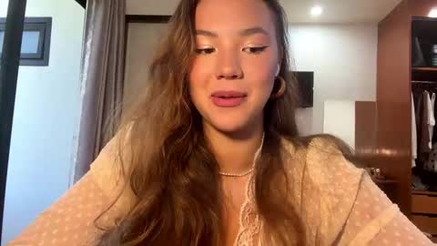 Snapshot of pameliakinsinger chatting on 03/21/26, 05:12 Kamila online show from 03/21/26, 05:12