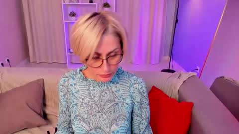 pamellamurphy online show from 10/28/25, 08:40