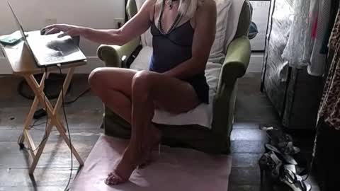 Snapshot of pammy_cd chatting on 10/04/25, 02:26 Sluttie Pammy online show from 10/04/25, 02:26