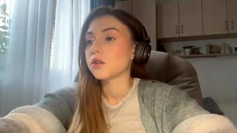 Snapshot of pamulahallquist chatting on 05/30/26, 03:09 Lia online show from 05/30/26, 03:09